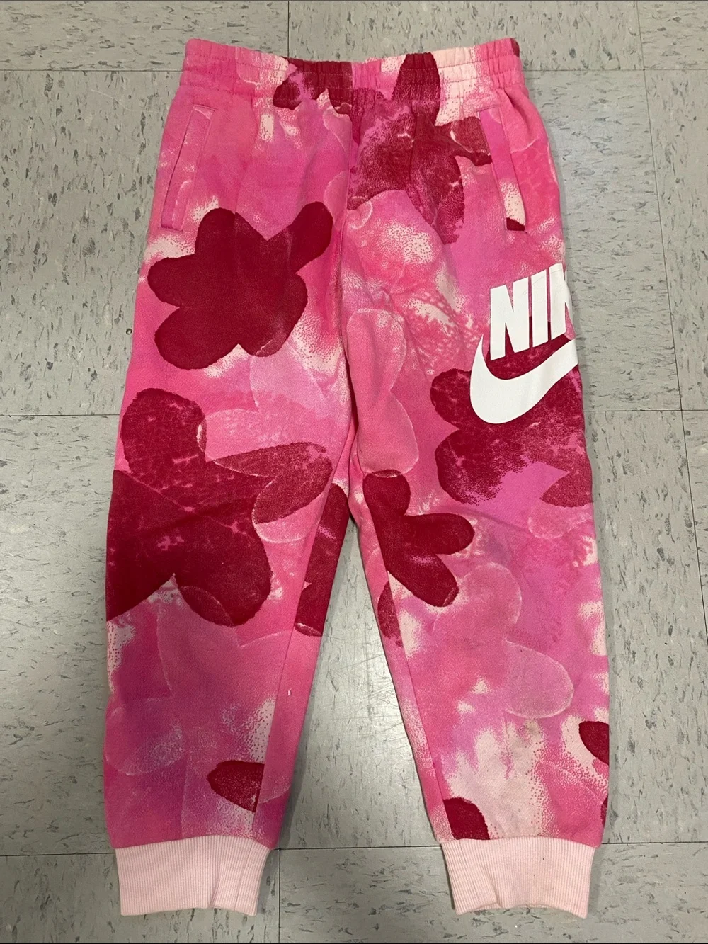 Nike Pink & Dark Pink Floral Kids Jogger Sweatpants girl 6y 6 years old